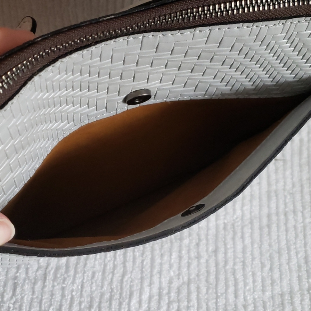 SOLD.  Patricia Nash Leather Crossbody Bag - Picture 5 of 11